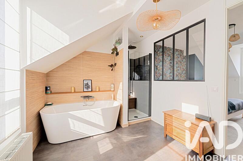 Maison - 177 m² - 10 pièces