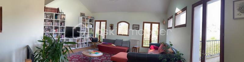 Demeure - 215 m² - 9 pièces