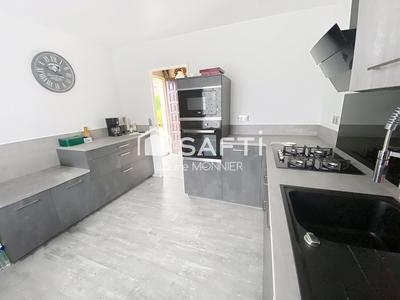 Maison - 90 m² - 4 pièces