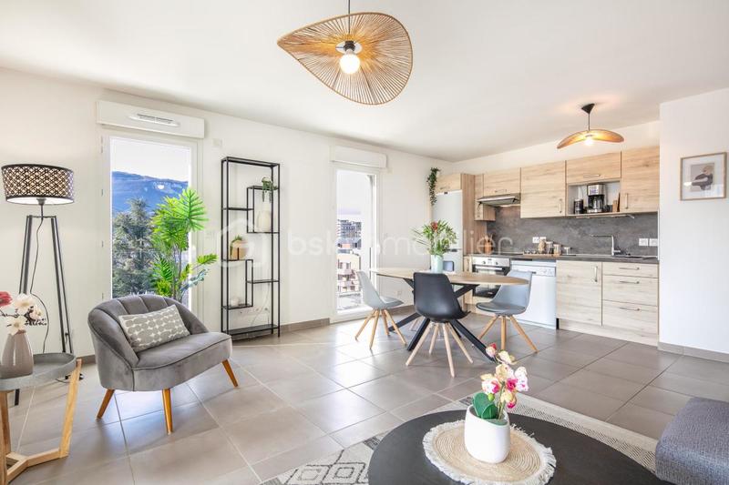 Appartement - 70 m² - 3 pièces