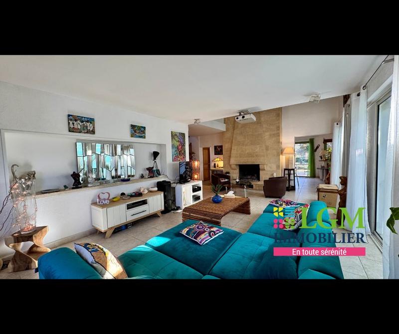 Villa - 217 m² - 5 pièces