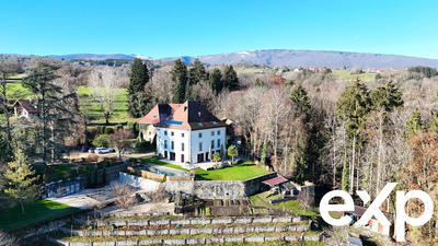 Maison - 600 m² - 10 pièces