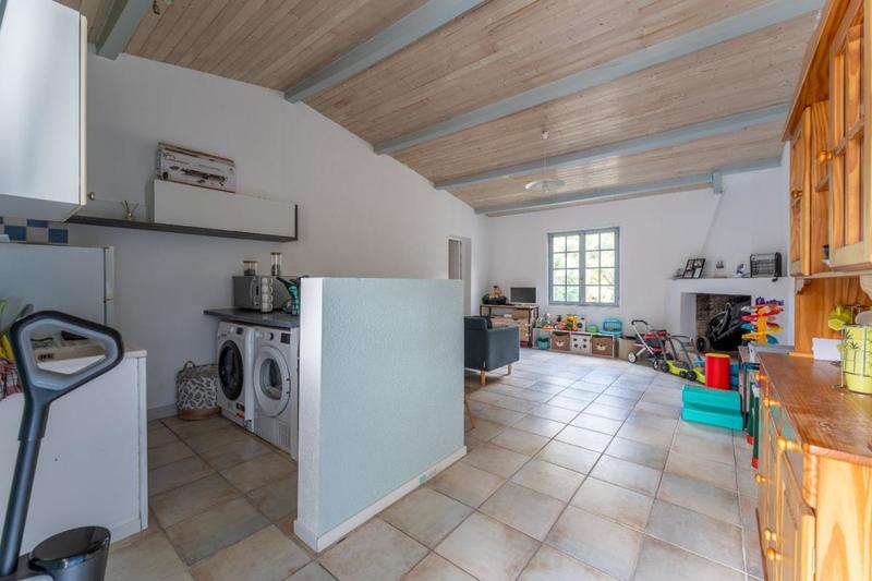 Maison - 210 m² - 10 pièces