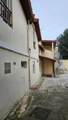 Maison - 260 m² - 13 pièces