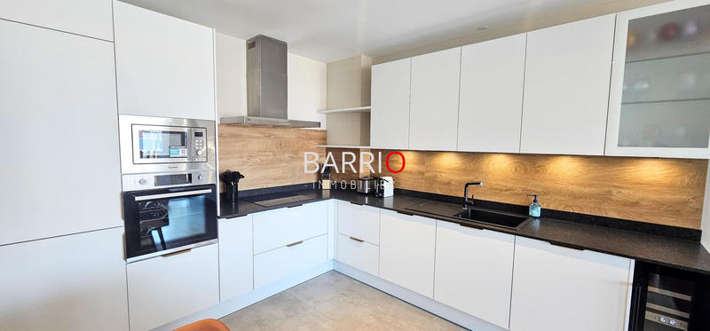 Appartement - 98 m² - 4 pièces