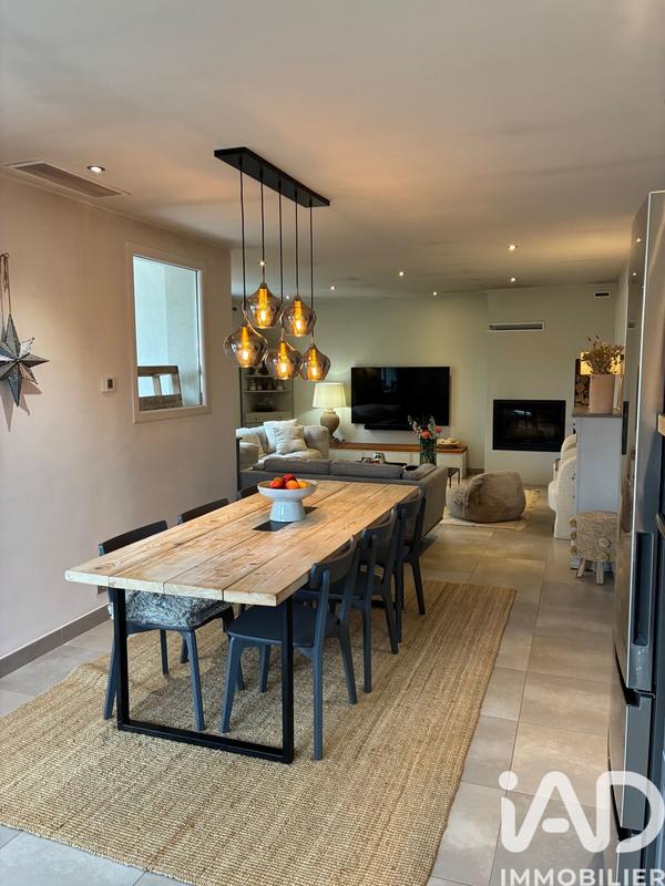 Maison - 177 m² - 8 pièces