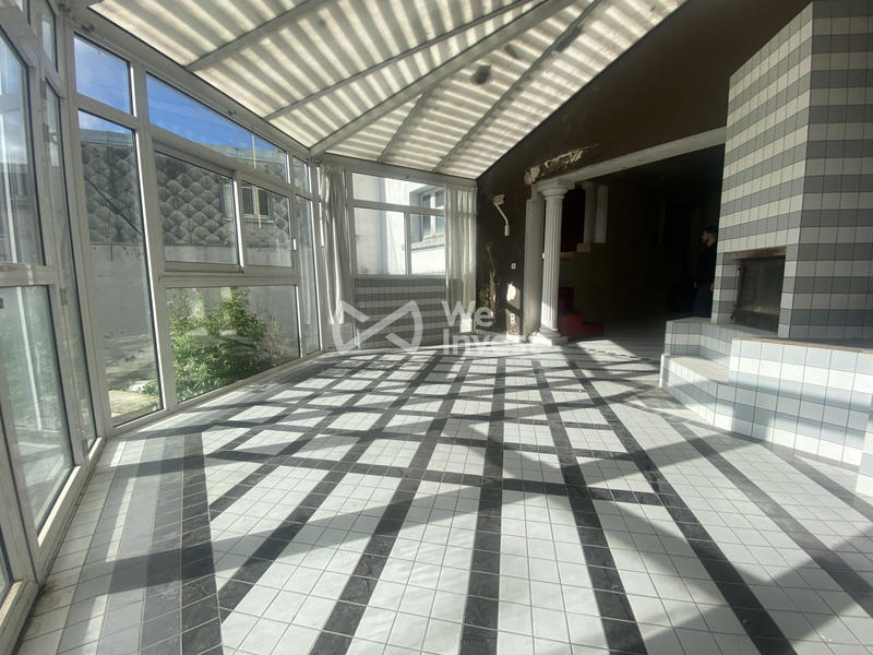 Maison - 318 m² - 12 pièces