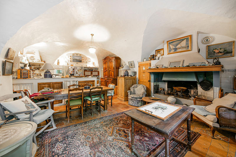 Maison - 224 m² - 8 pièces