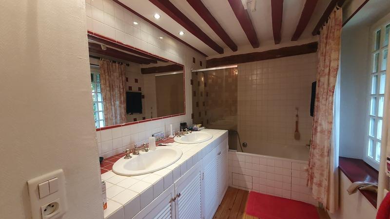 Maison - 220 m² - 7 pièces