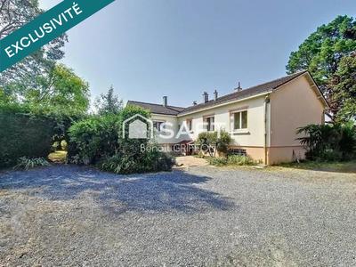 Maison - 137 m² - 8 pièces