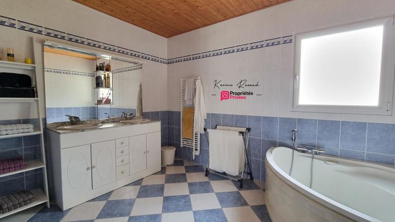 Maison - 185 m² - 8 pièces