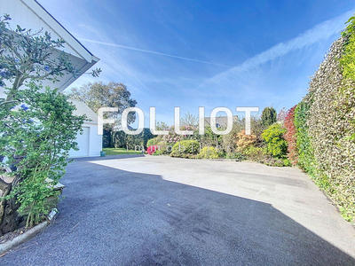 Maison - 140 m² - 8 pièces