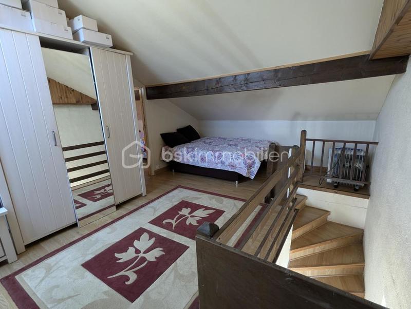 Maison traditionnelle - 185 m² - 7 pièces