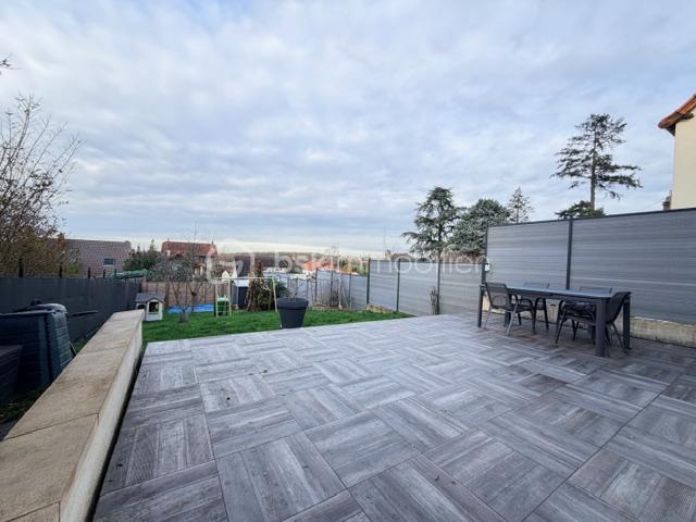 Maison - 94 m² - 5 pièces