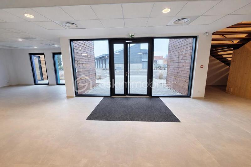 Bureau - 1 383 m² - 50 pièces