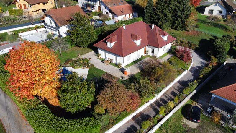 Villa - 227 m² - 8 pièces