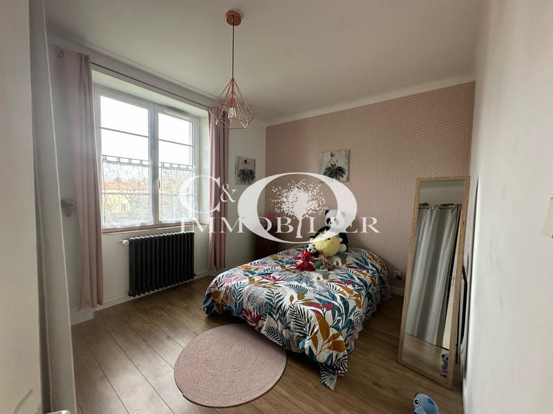 Maison - 236 m² - 10 pièces