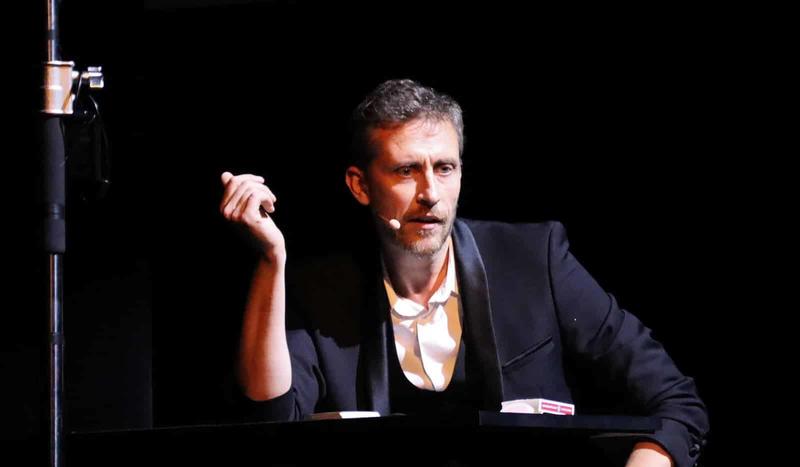 Spectacle de magie : Stand Up Magic - Nicolas Ribs