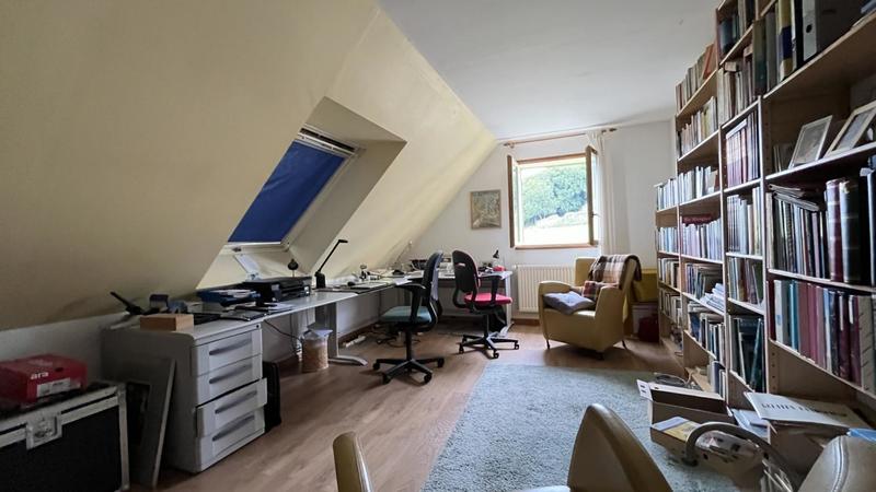 Pavillon - 270 m² - 7 pièces