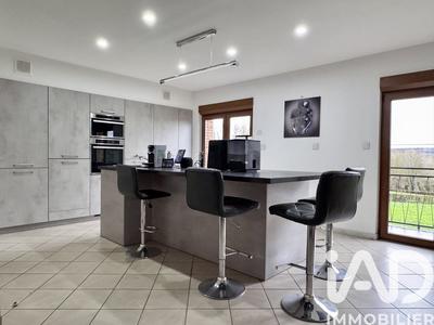 Maison - 184 m² - 8 pièces