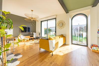 Maison - 200 m² - 7 pièces