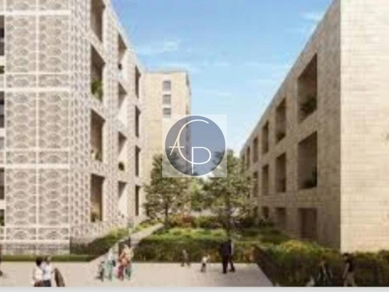 Appartement - 96 m² - 5 pièces