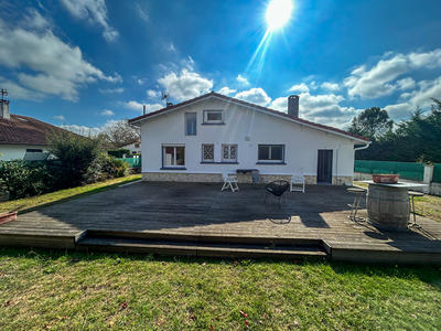 Maison - 90 m² - 5 pièces