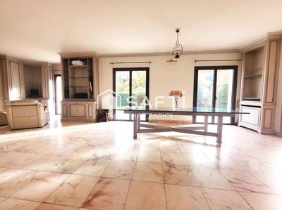 Maison - 180 m² - 7 pièces