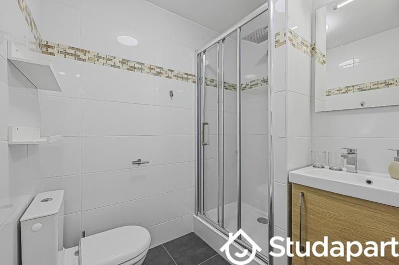 Chambre - 11 m² - 1 pièce