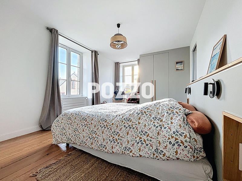 Maison - 223 m² - 8 pièces