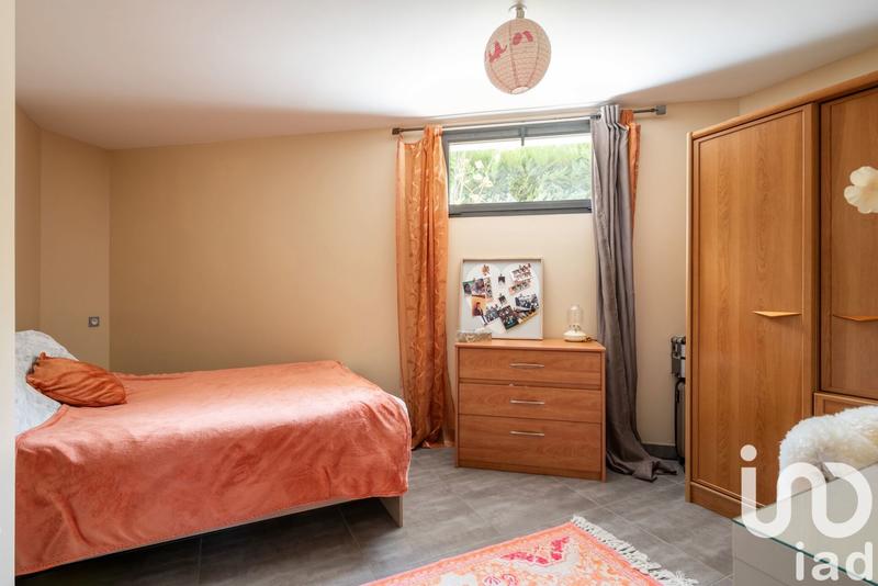 Maison - 220 m² - 7 pièces