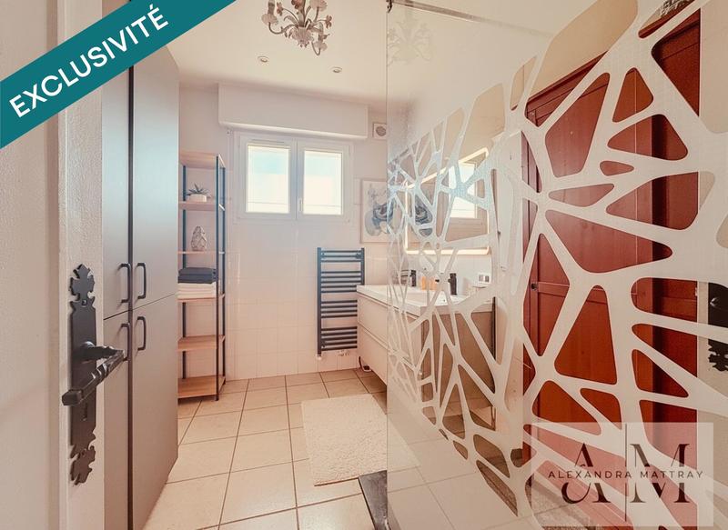 Villa - 253 m² - 9 pièces