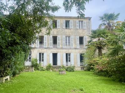 Hôtel particulier - 471 m² - 14 pièces