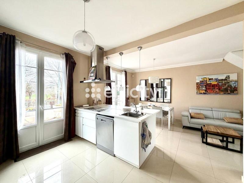 Maison - 106 m² - 5 pièces