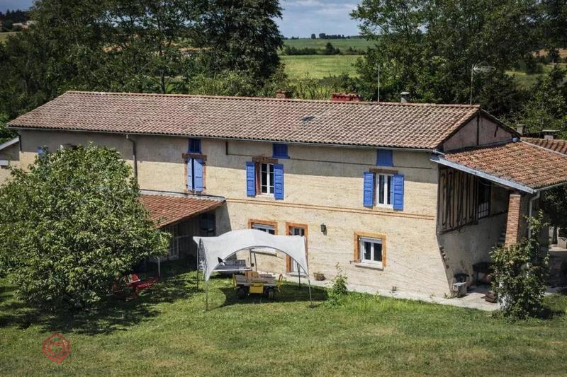 Propriété - 130 m² - 6 pièces