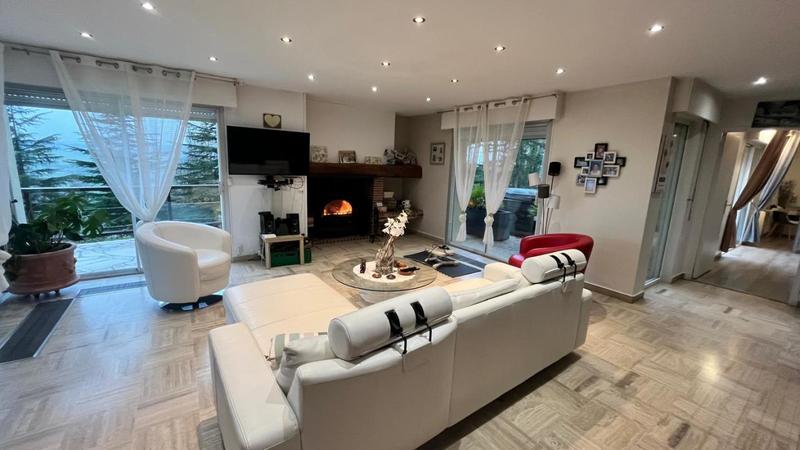 Maison d'architecte - 215 m² - 9 pièces