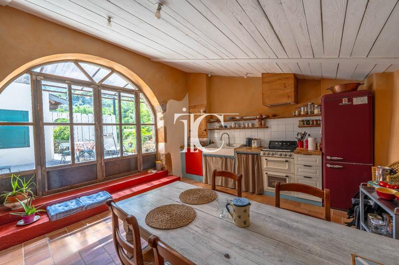Maison - 104 m² - 5 pièces