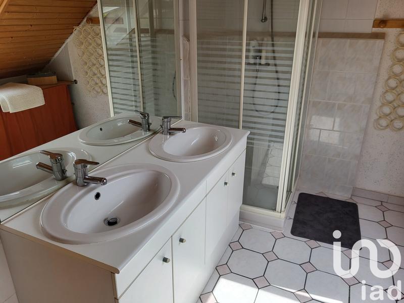 Maison - 195 m² - 7 pièces