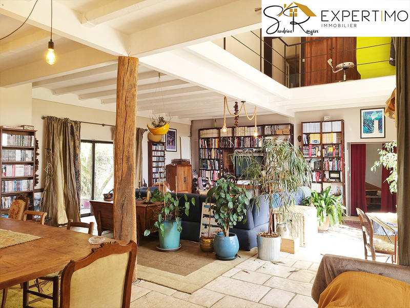 Maison - 230 m² - 6 pièces