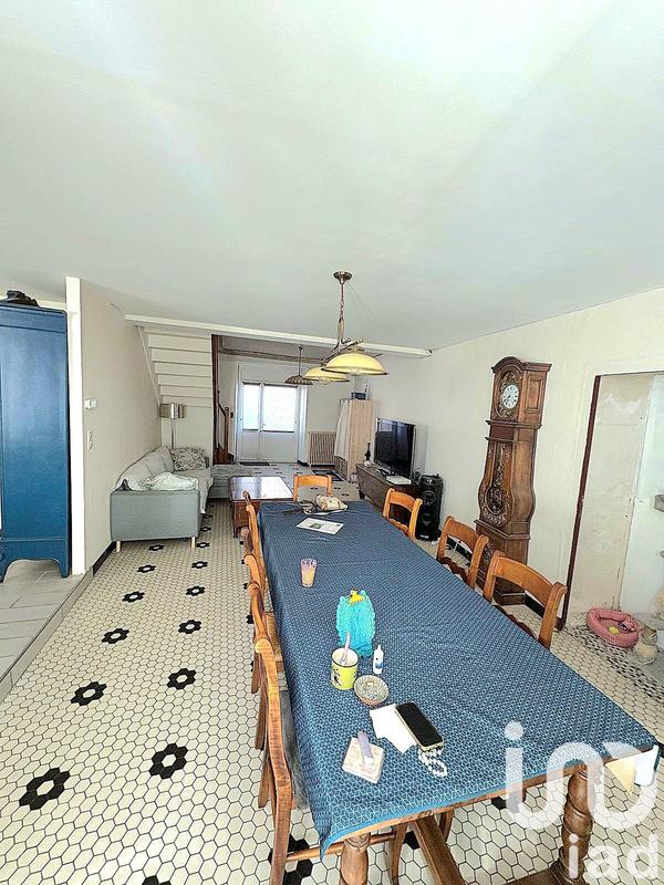 Maison - 268 m² - 8 pièces