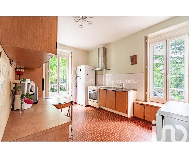 Maison - 240 m² - 10 pièces