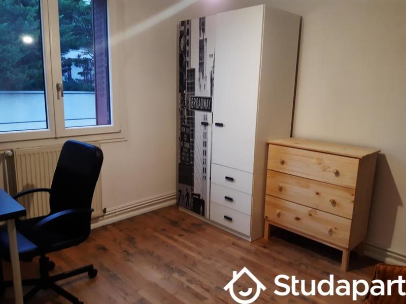 Chambre - 12 m² - 1 pièce