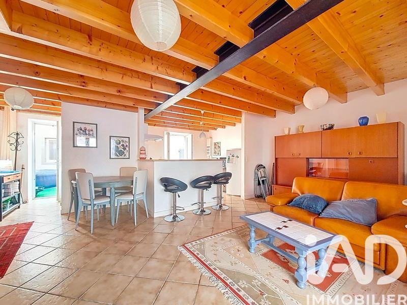 Maison - 275 m² - 11 pièces