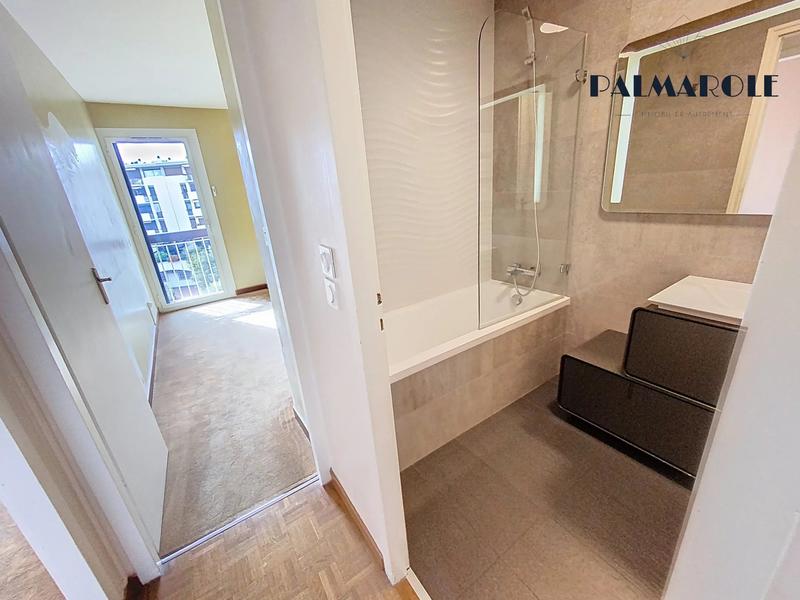 Appartement - 100 m² - 4 pièces