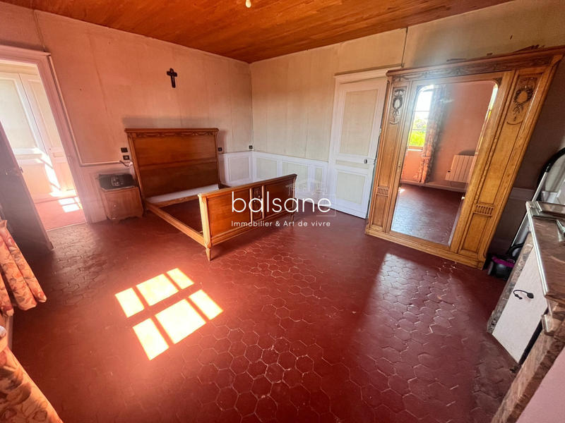 Maison - 257 m² - 8 pièces