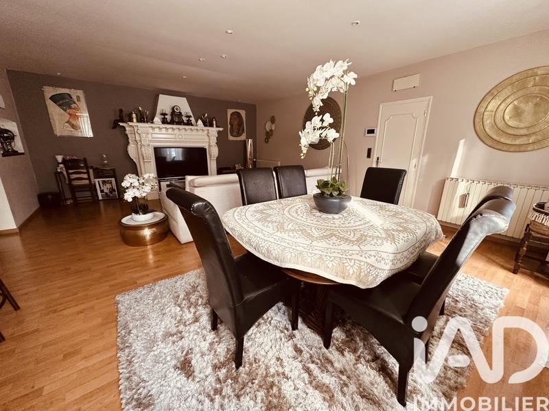 Maison - 368 m² - 15 pièces