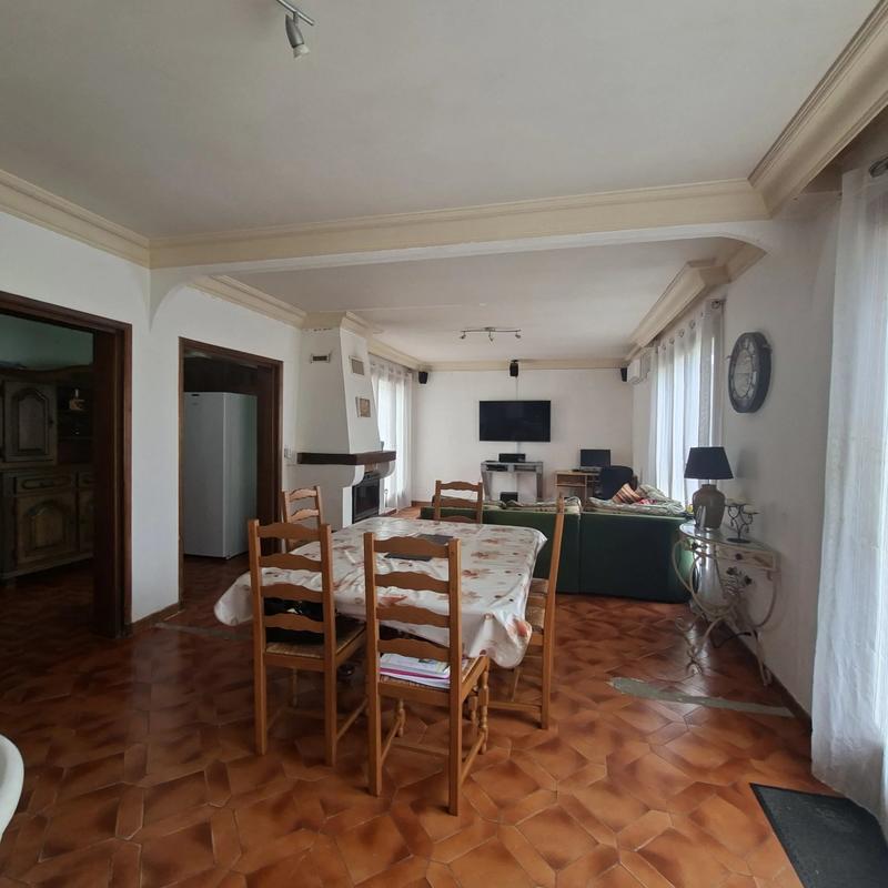 Maison - 266 m² - 5 pièces