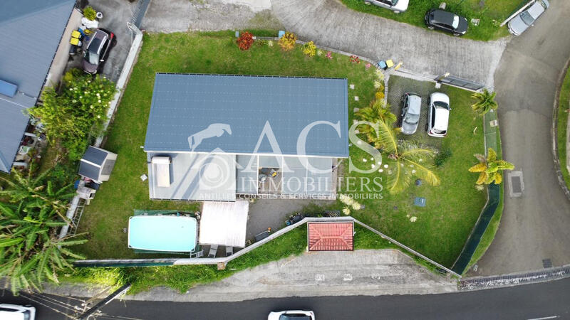 Maison - 96 m² - 5 pièces