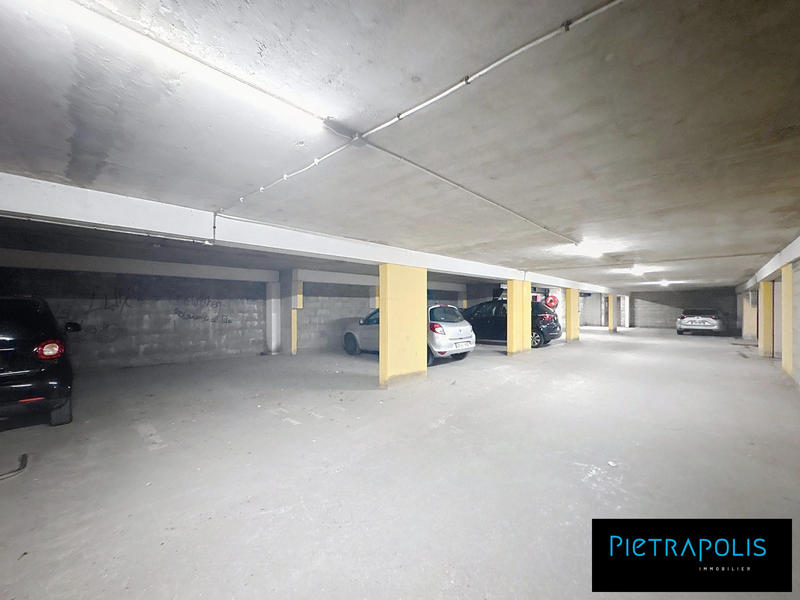 Parking / Garage - 19 m²