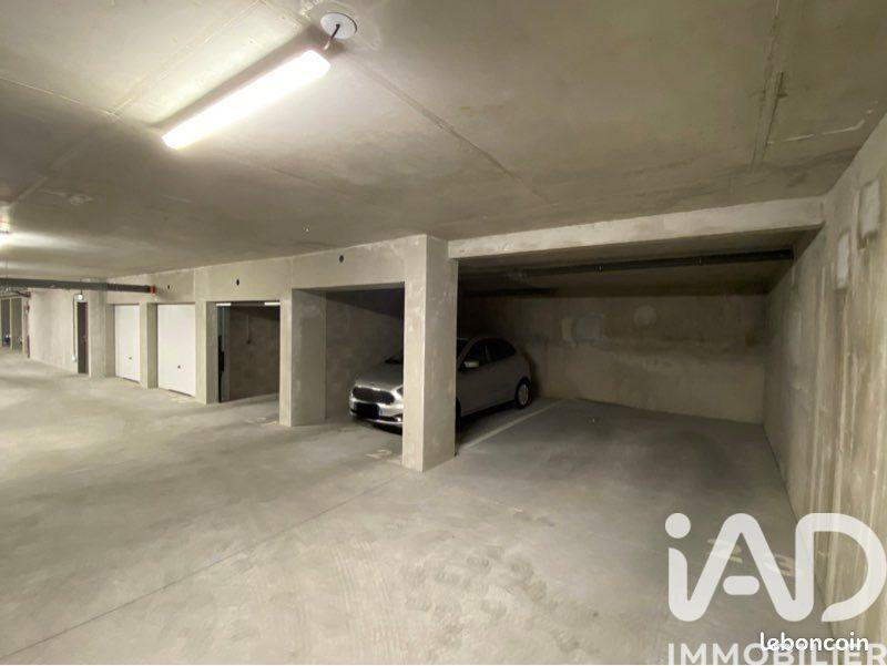 Parking - 13 m²